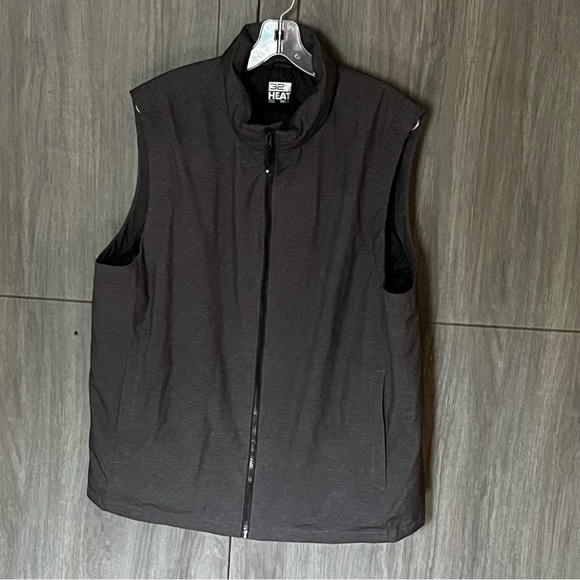 32 Degrees vest - Picture 2 of 9